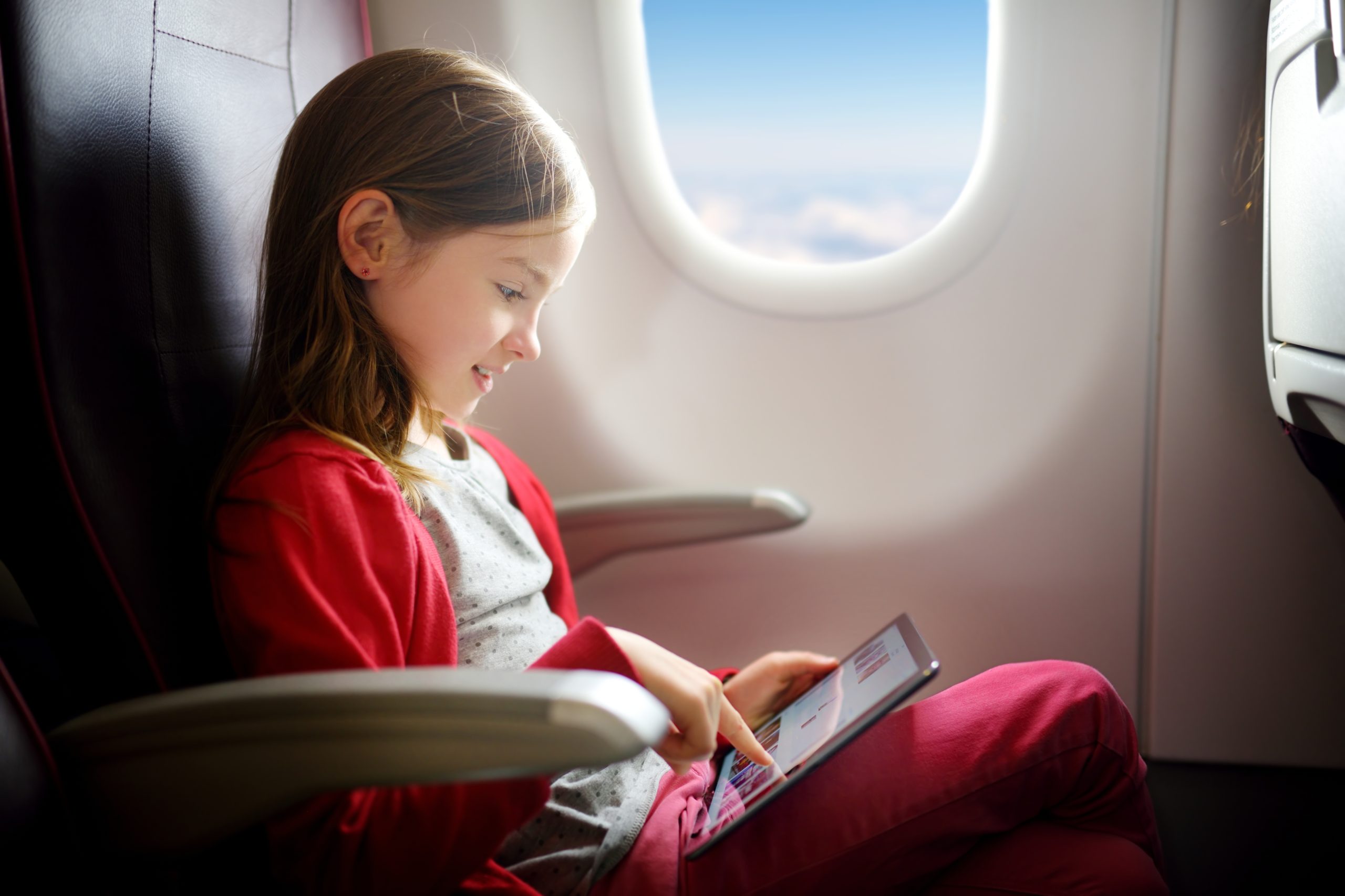 What Child Does on Plane Ride Home Leaves Internet ‘Obsessed’ [Video]