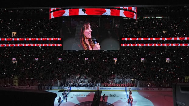 Chantal Kreviazuk changes O Canada lyrics at hockey game against U.S. to protest Trump [Video]