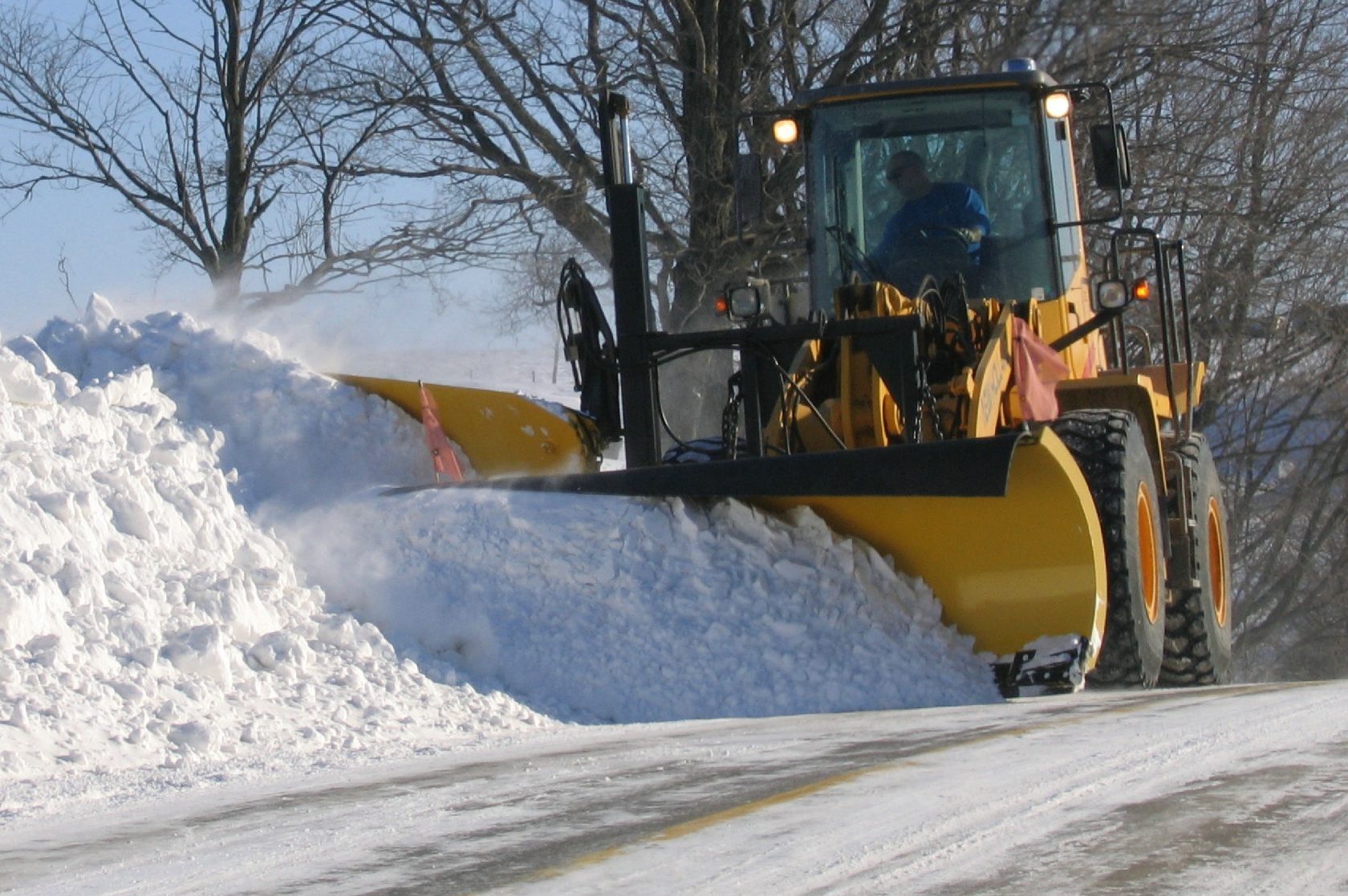 Snow removal operations underway in Ontario towns and cities [Video]