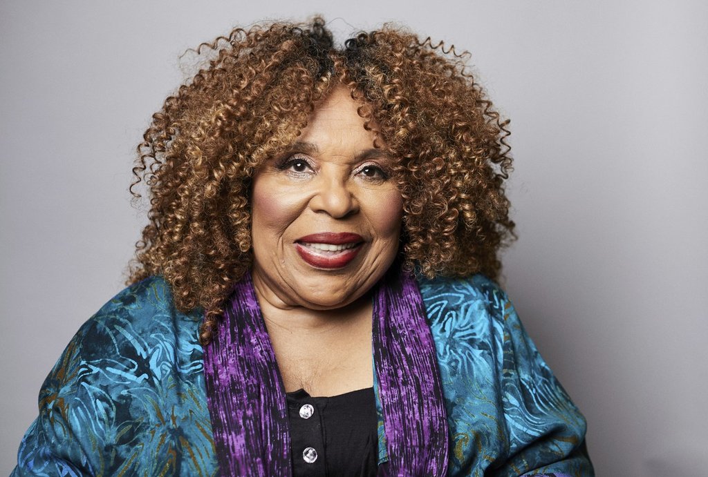 Roberta Flack, Grammy-winning Killing Me Softly singer with an intimate style, dies at 88  Winnipeg Free Press [Video]