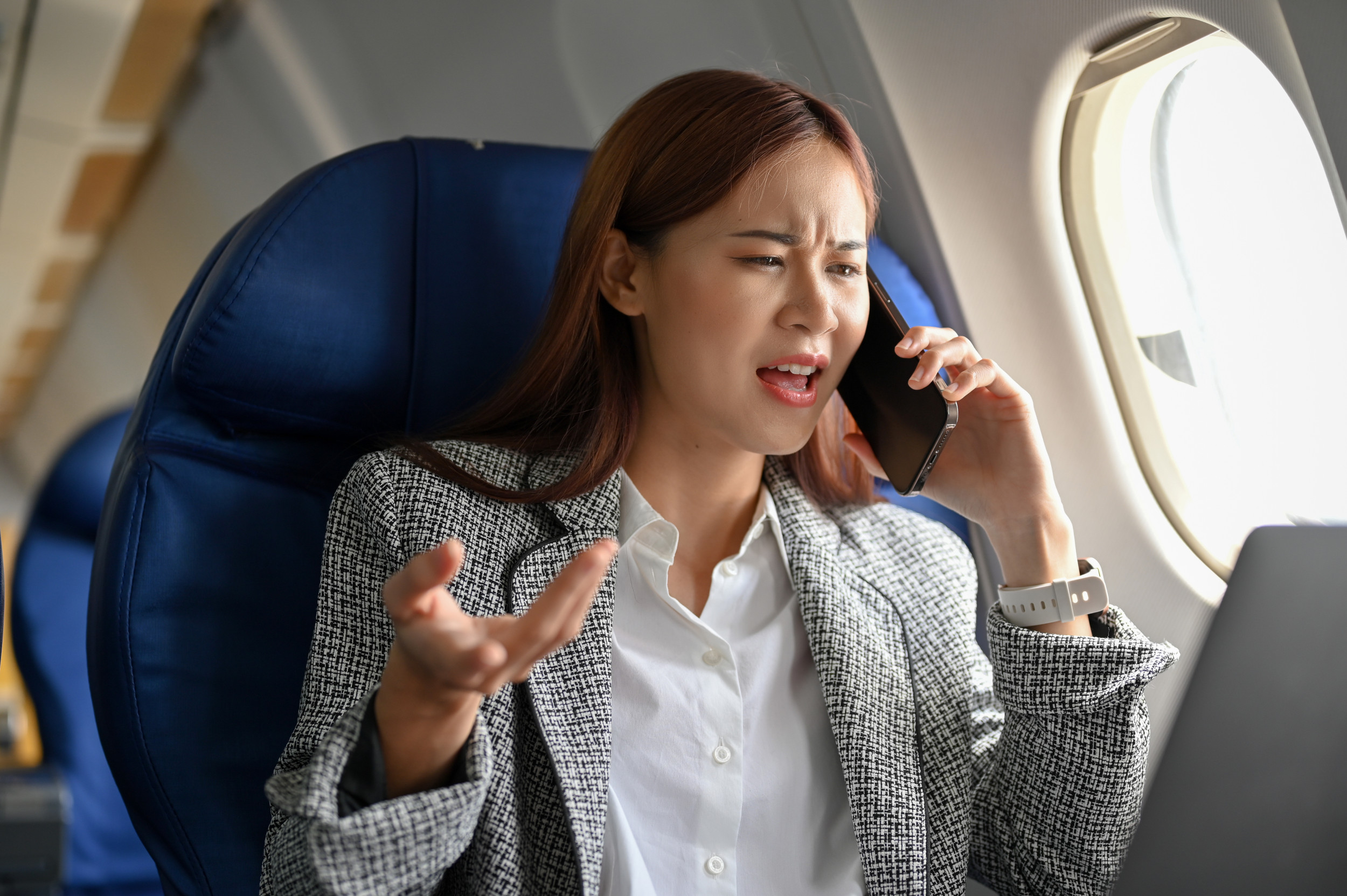 Reason Flight Is Delayed, Leaves Woman Unsure How To Explain to Dad [Video]