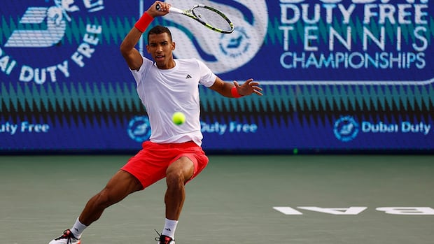 Auger-Aliassime advances to Round 2 in Dubai after tightly contested opening match [Video]