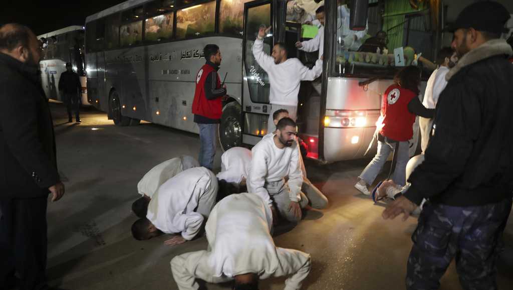 Hamas hands over bodies of 4 hostages to Israel as dozens of Palestinians leave Israeli prison [Video]