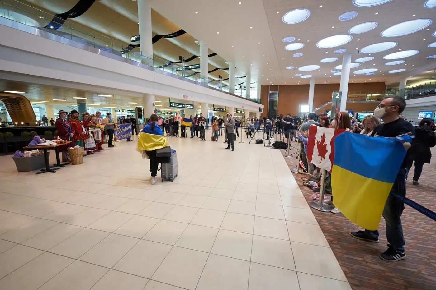 Canada extends temporary visa application window for Ukrainians [Video]