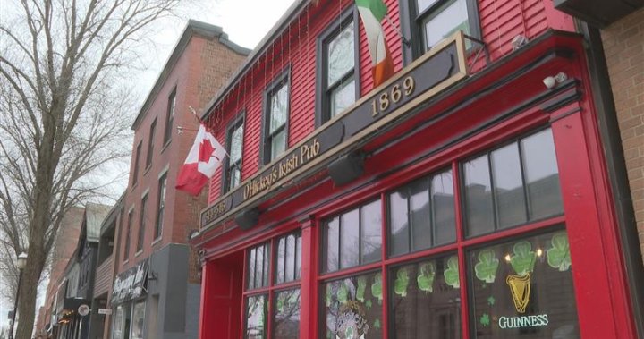 Fredericton pub goes cash only for Canadian businesses amid U.S. tariff threats – New Brunswick [Video]