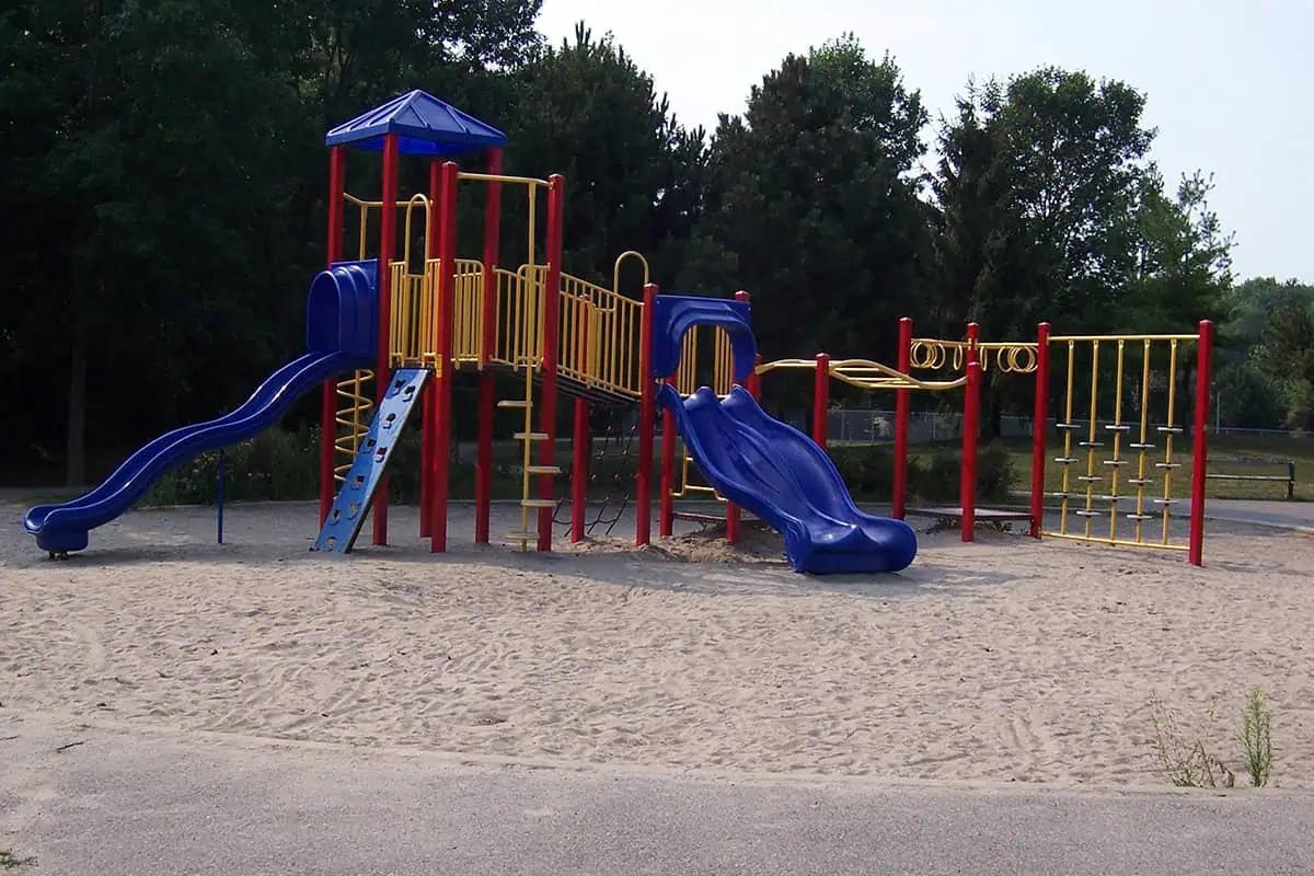 Ontario mayor calling Nazi vandalism at playground ‘small-minded act’ [Video]