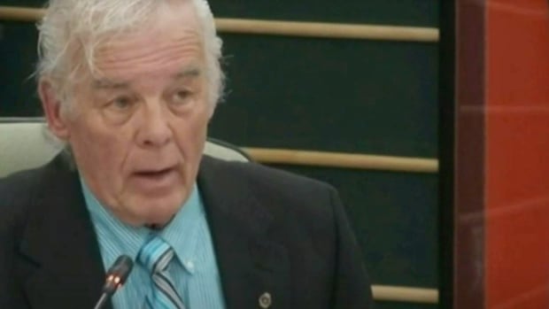 Quesnel, B.C., mayor wins lawsuit against city after residential school book controversy [Video]