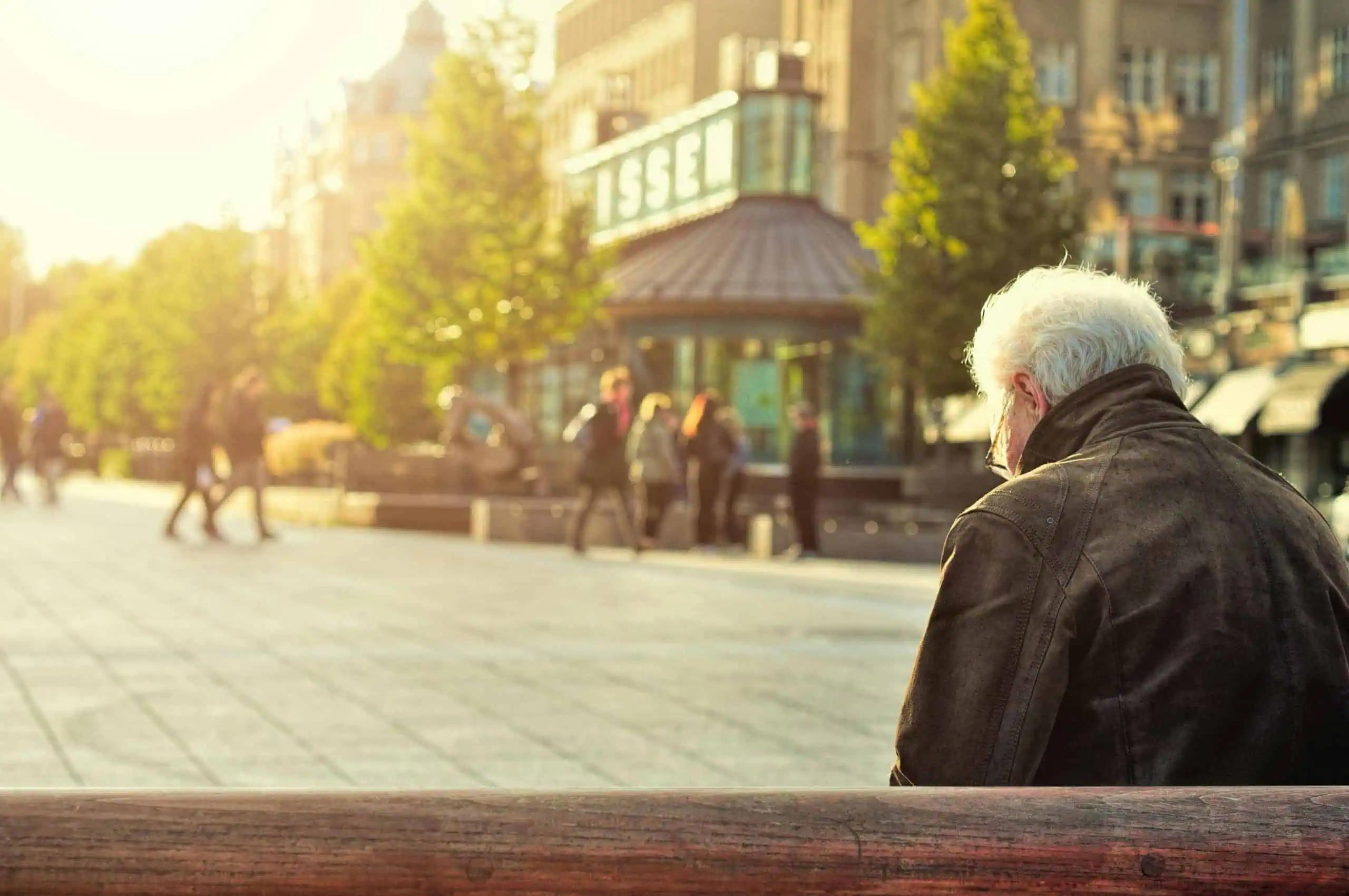 Retirees in Canada panic as tariffs threaten savings nationwide [Video]