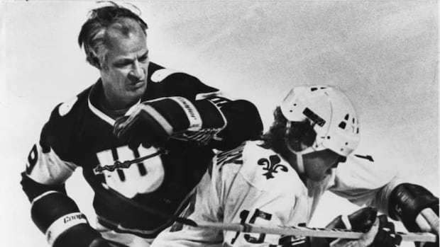 ‘Elbows up’ rallying cry evokes memories of Mr. Hockey [Video]