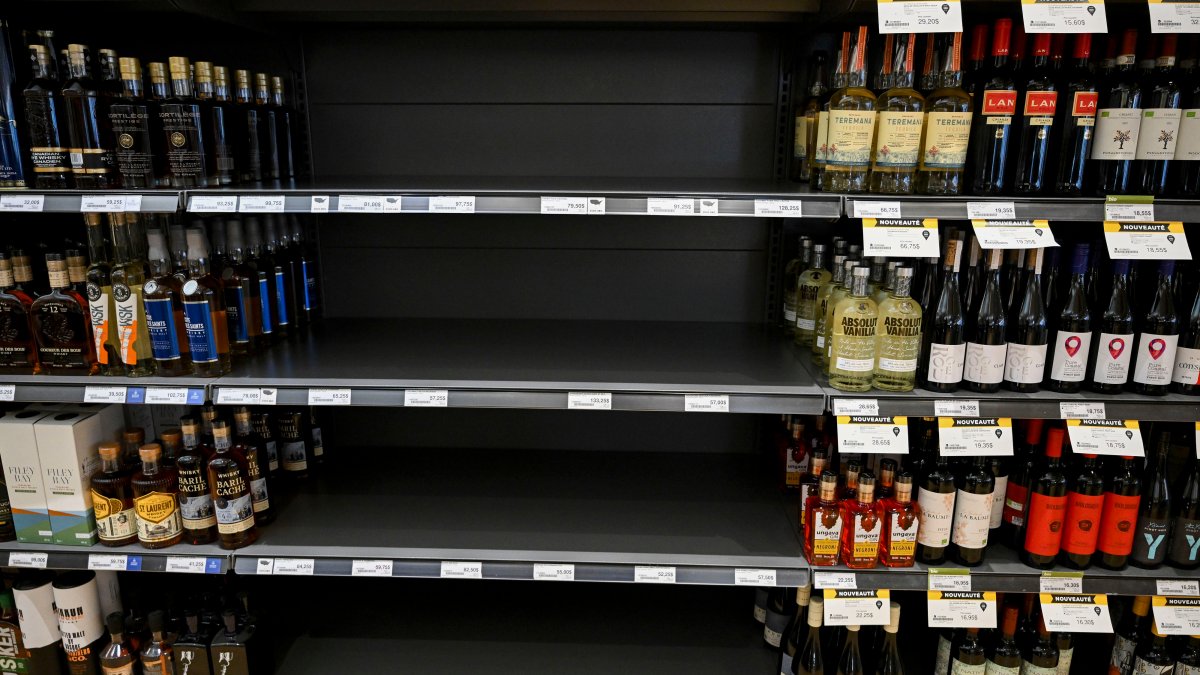 Canadian stores pull US liquor from shelves as tariffs take effect  NBC 7 San Diego [Video]