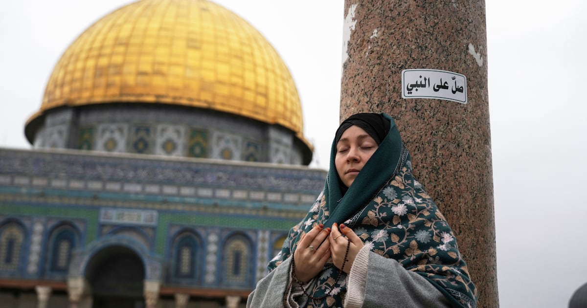 90,000 Palestinians attend the first Friday prayers of Ramadan in Jerusalem  WSOC TV [Video]