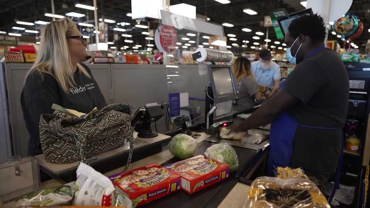 President Trump postpones tariffs on Mexican and Canadian products [Video]