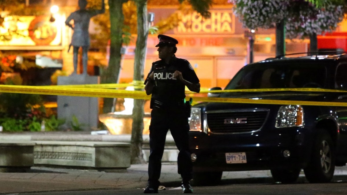 Police searching for three attackers after 12 wounded in Toronto shooting | Gun Violence News [Video]