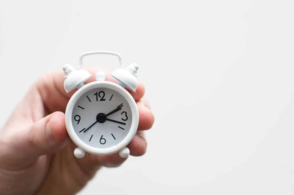 The world is ditching daylight saving time so why doesn’t Ontario? [Video]