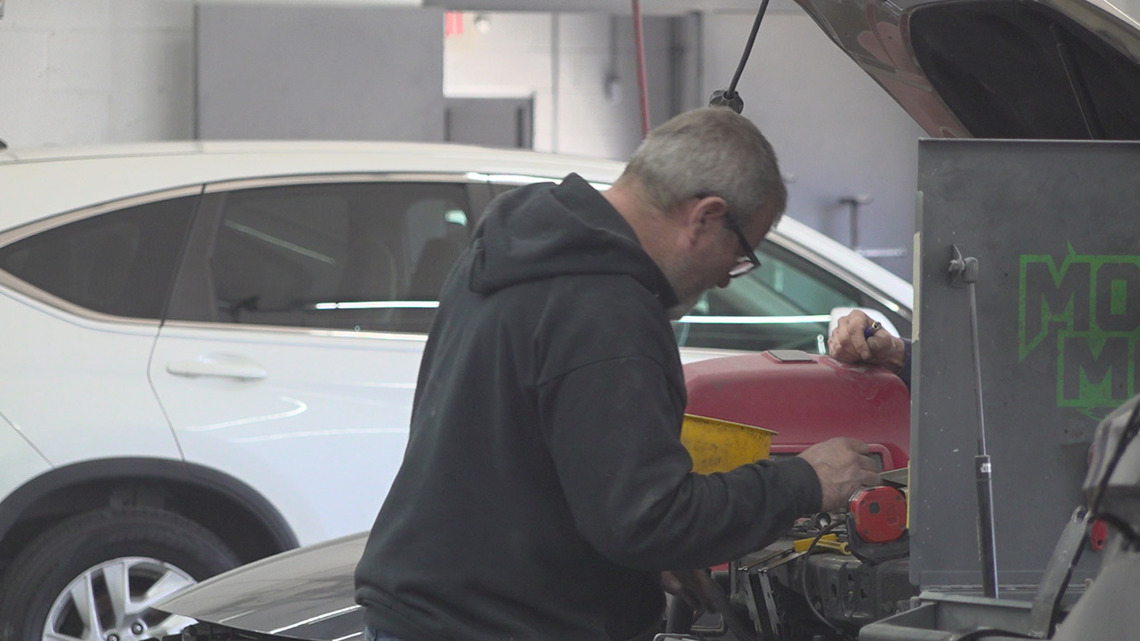 South Central PA auto repair shops prepare for return of Canada-Mexico tariffs [Video]