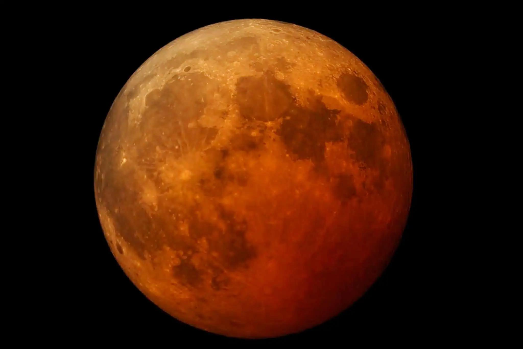 How to watch the total lunar eclipse this week in Ontario [Video]