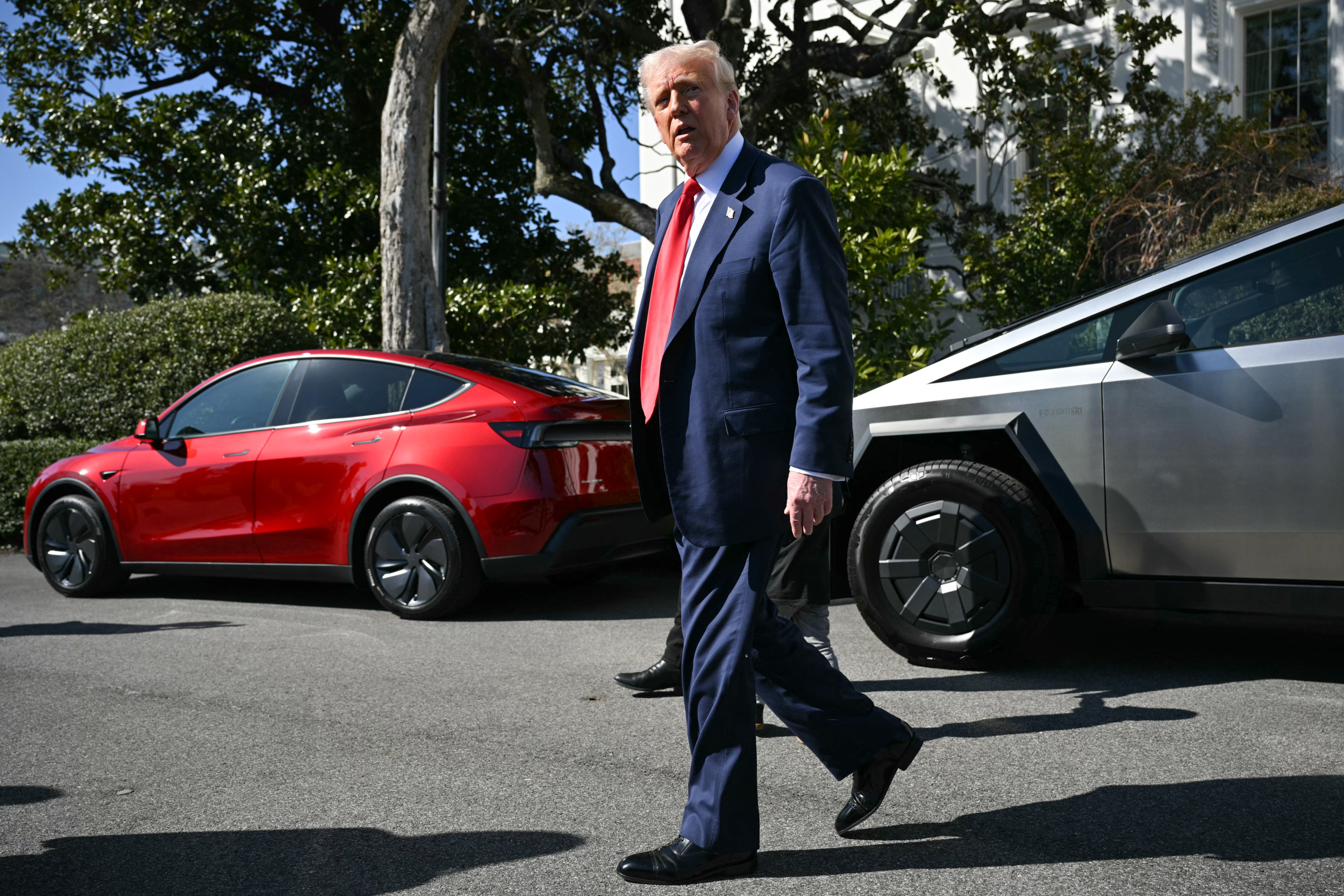 Trump Issues Stock Market Update Amid Recession Fears [Video]