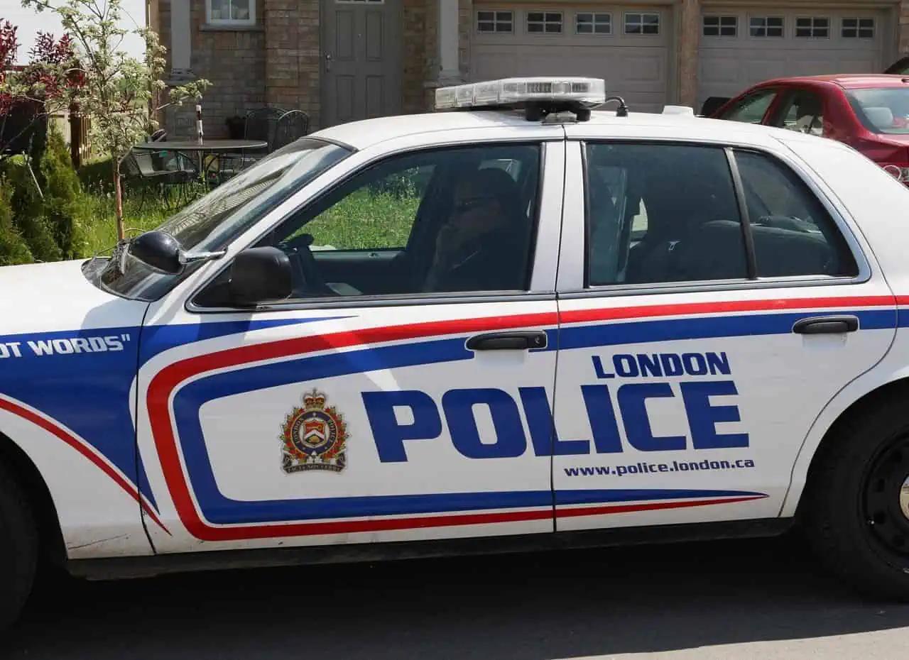 Purses, weapons and drugs seized in Brampton raid, police say [Video]