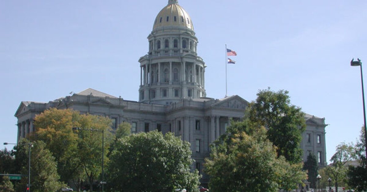 Polis raises Canadian Flag for newly designated Colorado Canada Friendship Day [Video]