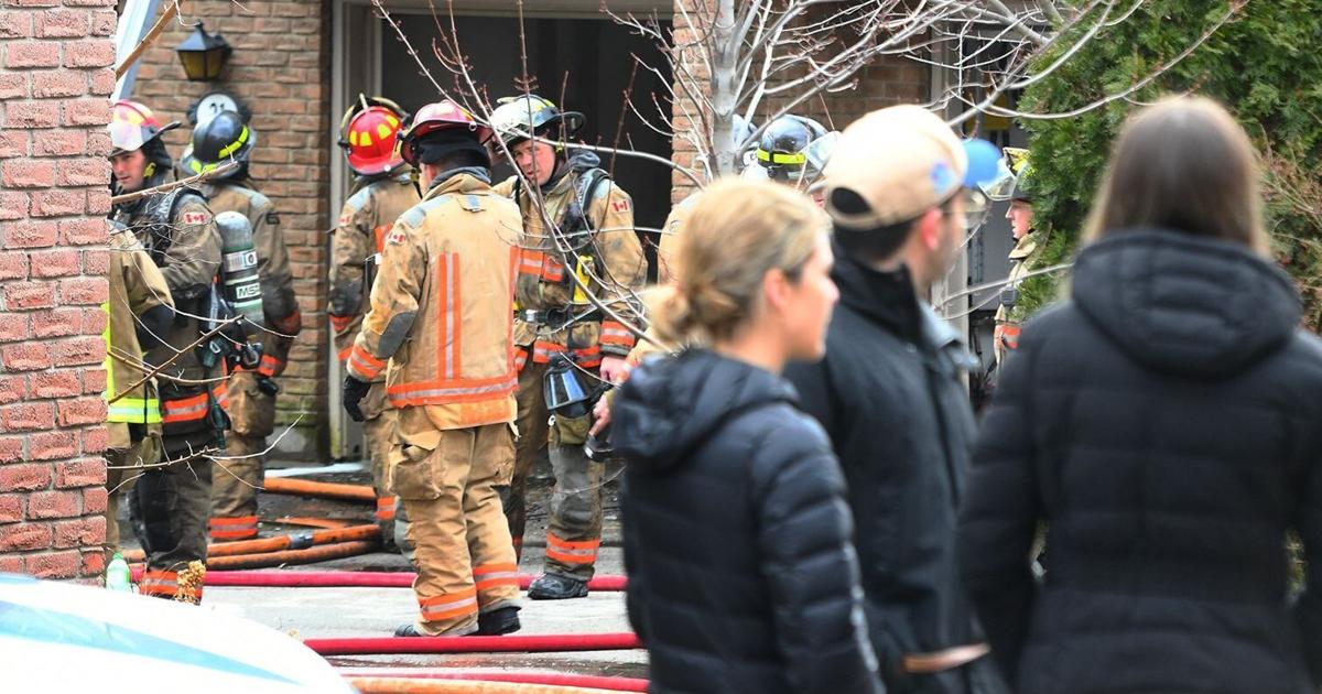 Man killed in west Hamilton townhouse fire [Video]