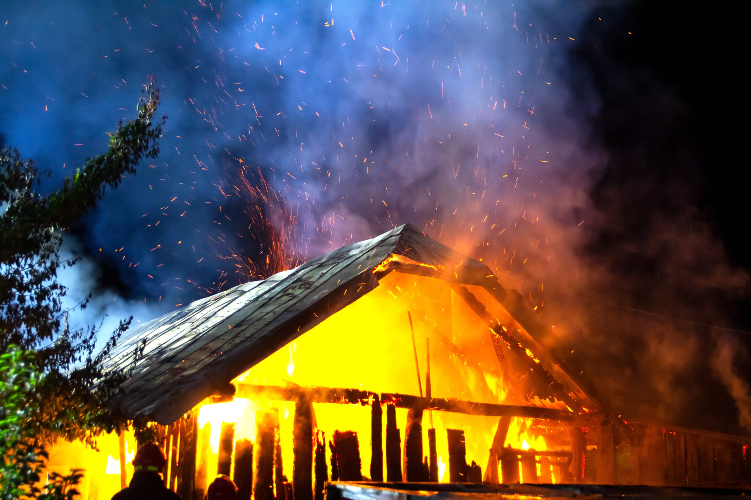 CCTV Captures Oklahoma Fire Destroying Camping Home in Seconds [Video]