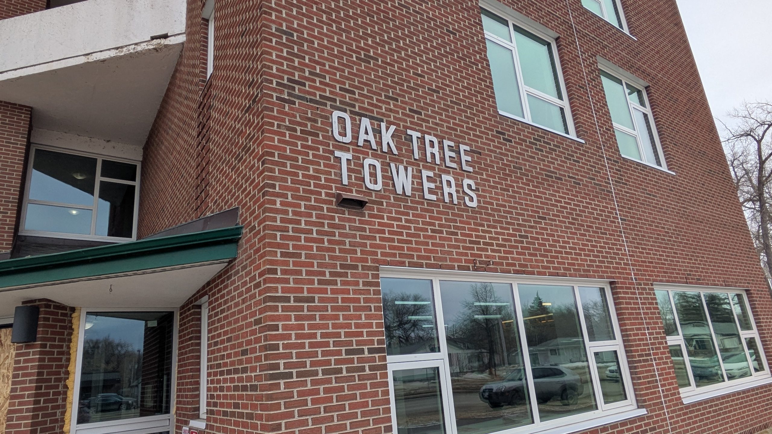 Oak Tree ‘Towers of Terror’ awaiting provincial action to alleviate residents’ fears – PortageOnline.com [Video]