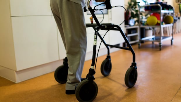 Shingles vaccine tied to fewer dementia diagnoses, study in Wales suggests [Video]