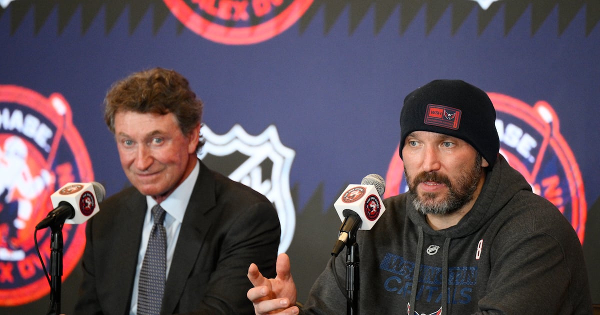 Wayne Gretzky and Alex Ovechkin at a glance  Boston 25 News [Video]