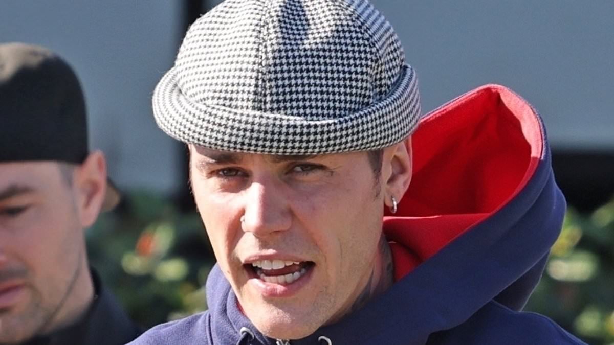 Disheveled Justin Bieber escapes to the desert after worried fans brand livestream a ‘cry for help’ [Video]