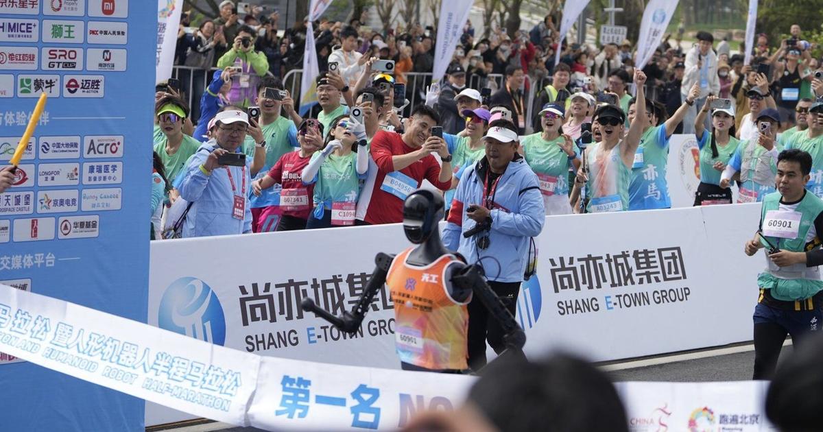 Humanoid robots run a Chinese half-marathon alongside flesh-and-blood competitors [Video]