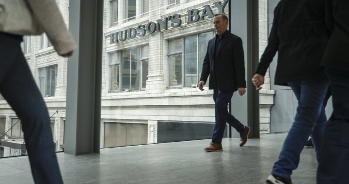 Hudsons Bay ends some workers commission pay amid liquidation: Unifor – National [Video]