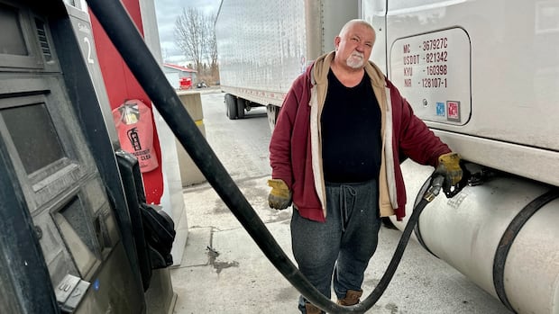 Truck drivers talk politics as Canada rolls toward election [Video]
