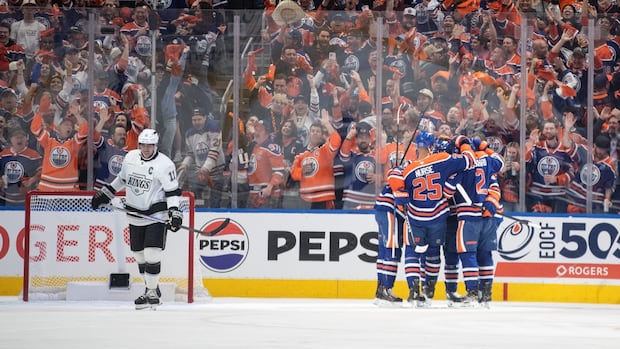 Oilers score 4 goals in 3rd period to take down Kings in Game 3 [Video]
