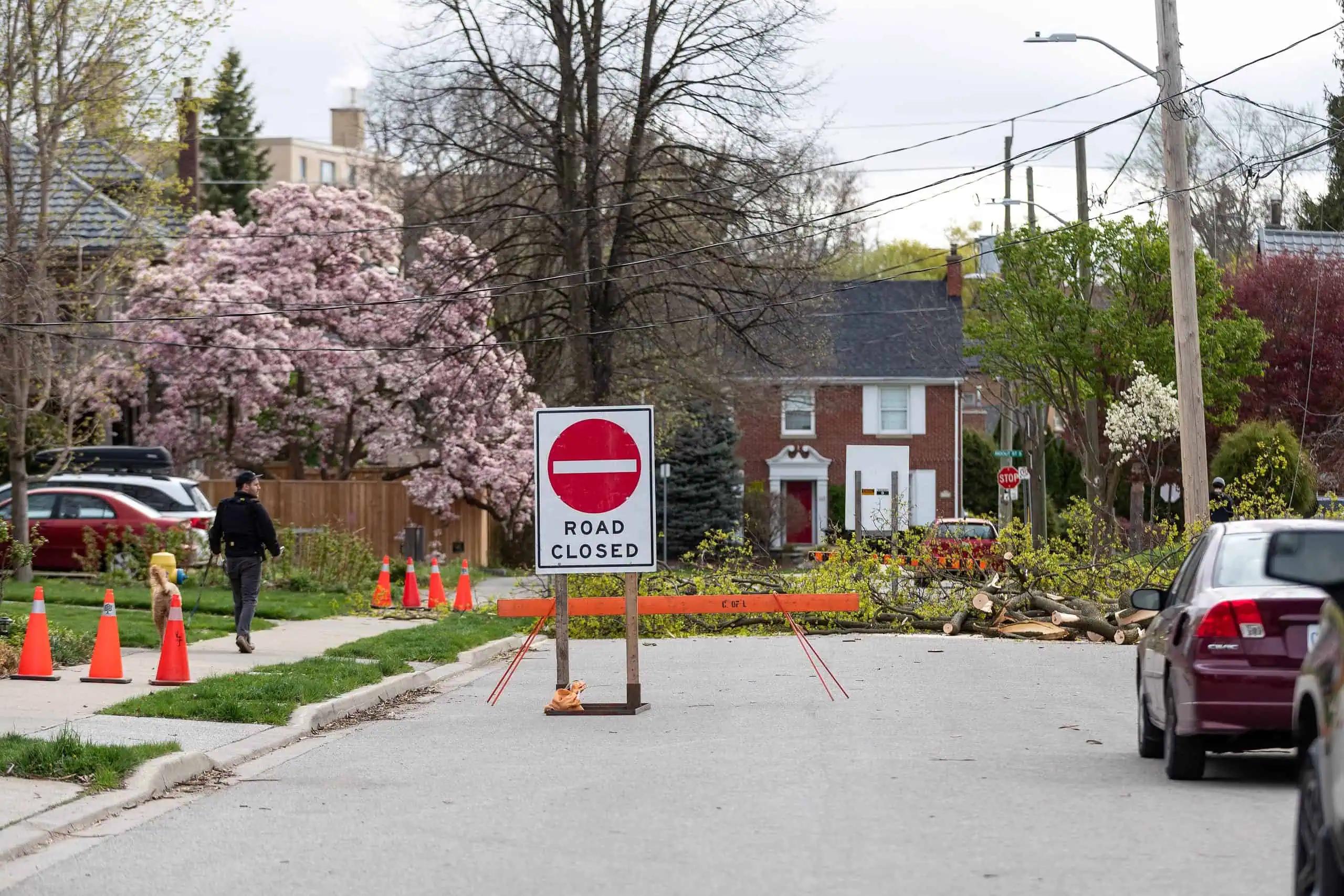 Thousands without power after Ontario thunderstorms, high winds [Video]
