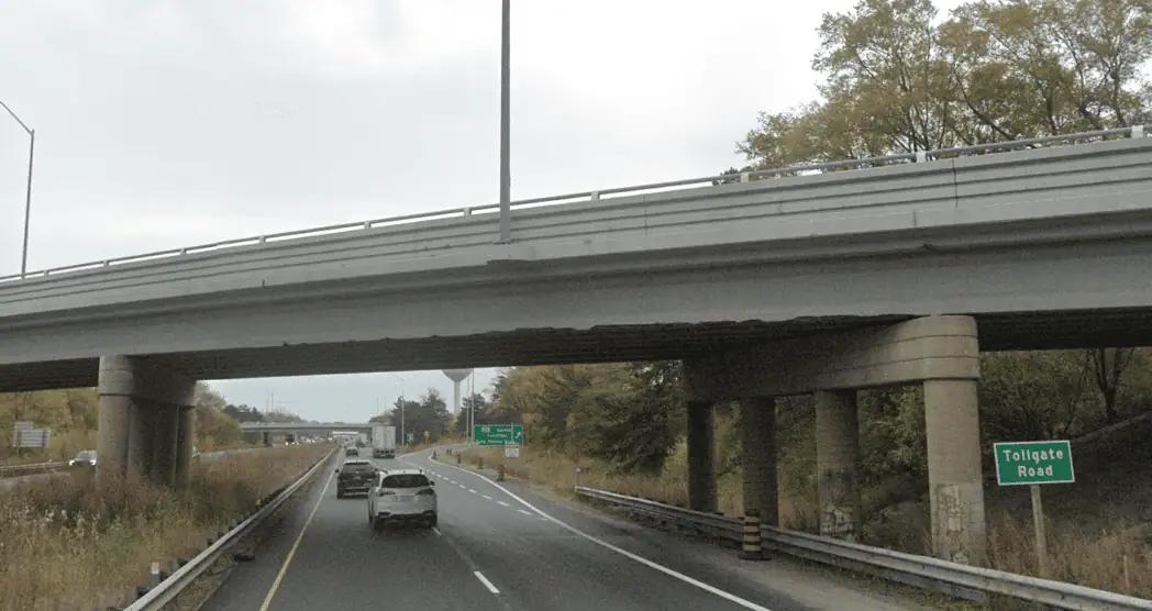 Excavator smashes into multiple overpasses on Ontario highway: police [Video]
