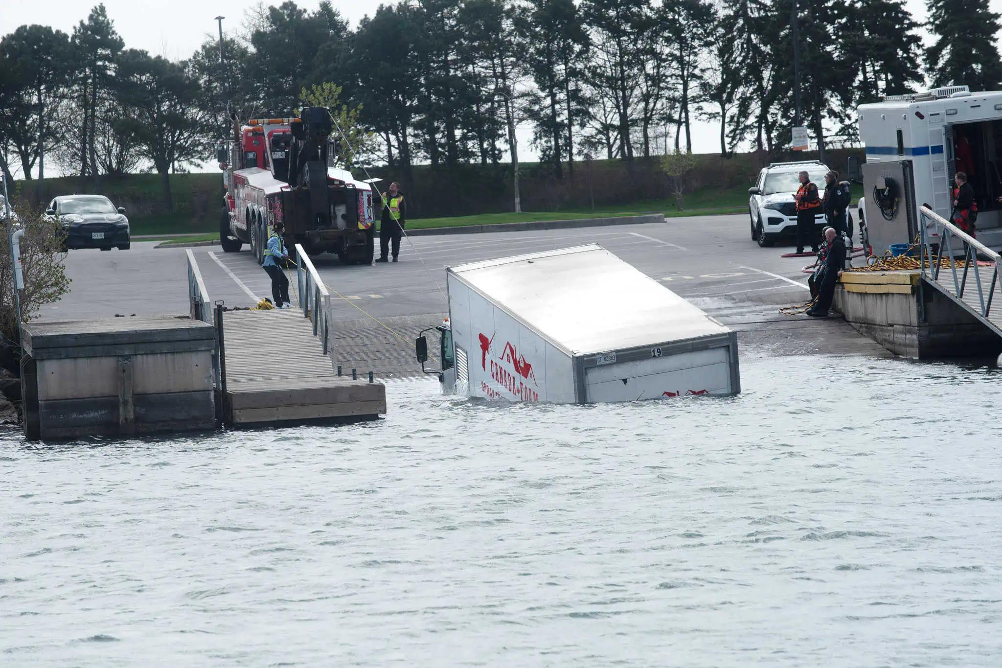 VIDEO: Vehicle found in Lake Ontario in Mississauga [Video]