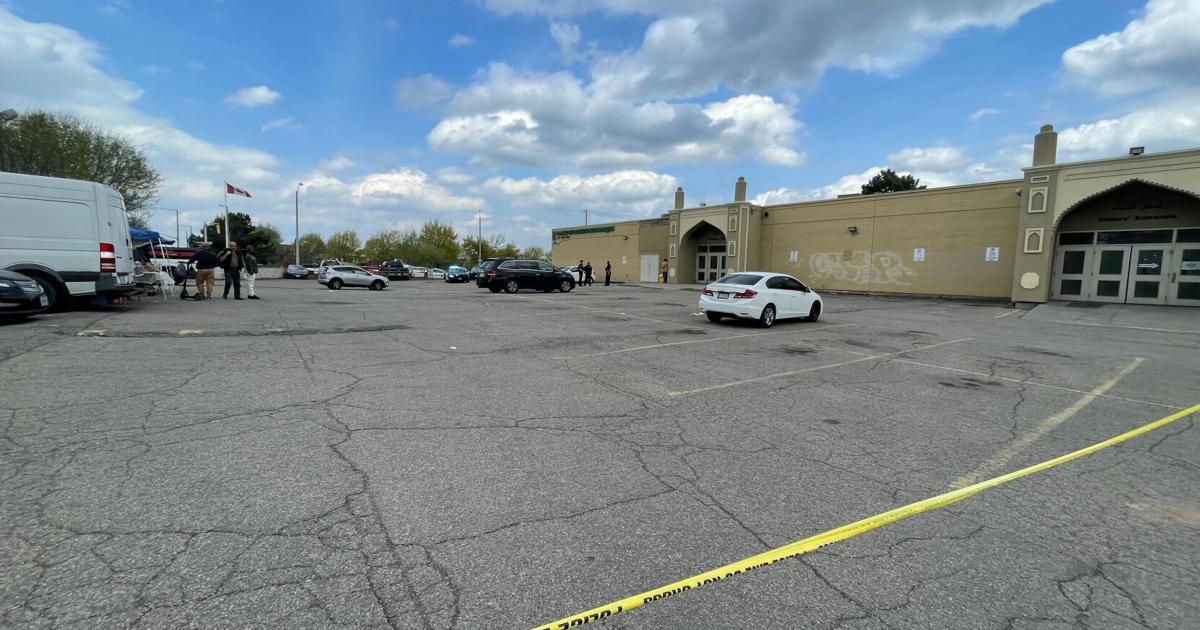 Three people stabbed at downtown Hamilton mosque [Video]
