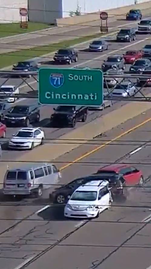 Driver who missed exit causes multi-vehicle pileup on Ohio interstate [Video]