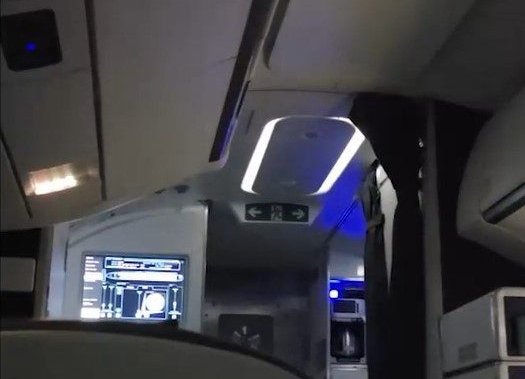 Quebec passengers say they were abandoned by Porter Airlines after 7-hour nightmare experience [Video]