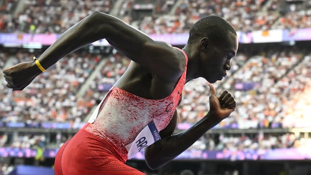 Marco Arop wins 800m at Grand Slam Track stop in Florida [Video]