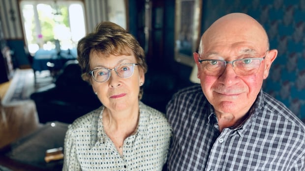 Couple’s airline credit stolen, used for stranger’s luxury flight  and Air Canada blamed them [Video]