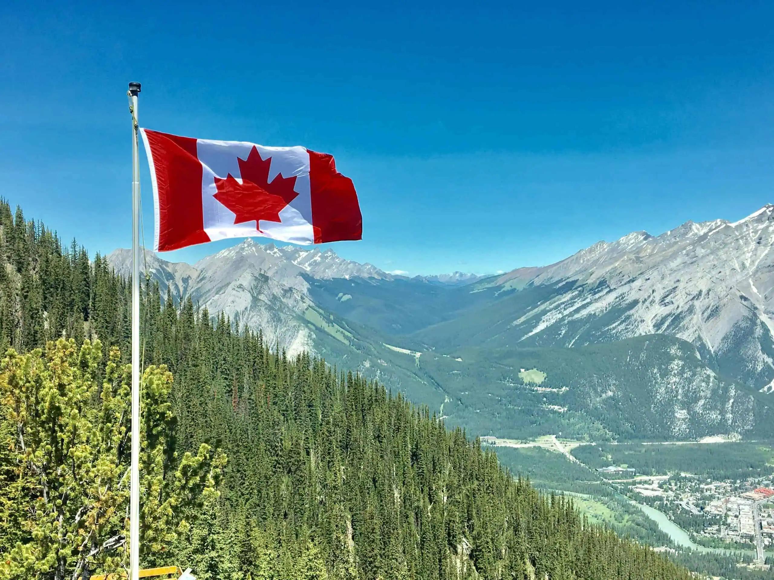 More Canadians are vacationing within the country than ever, report says [Video]