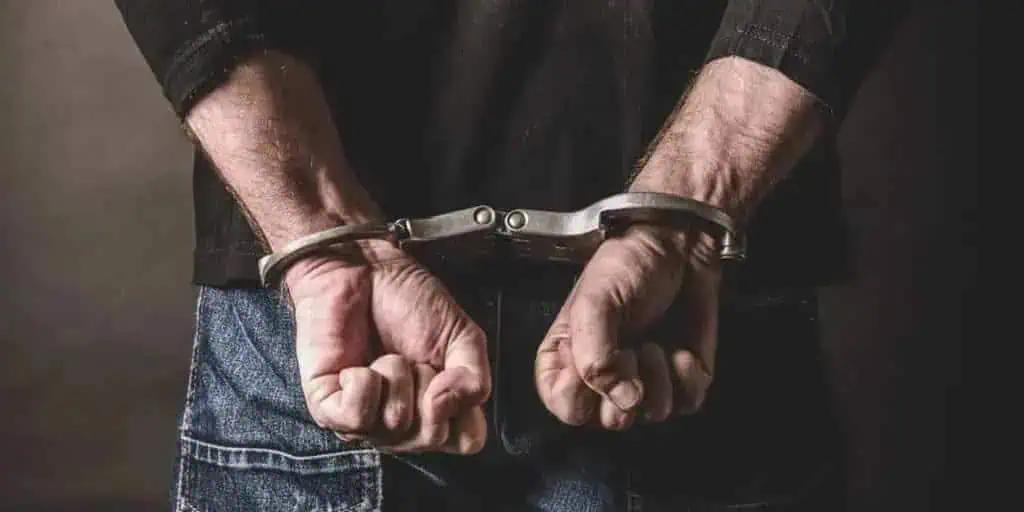 Bar employee kidnapped by customer in Ontario town, police allege [Video]