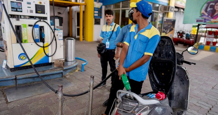 Oil prices dip, global shares mixed amid thin holiday trading [Video]