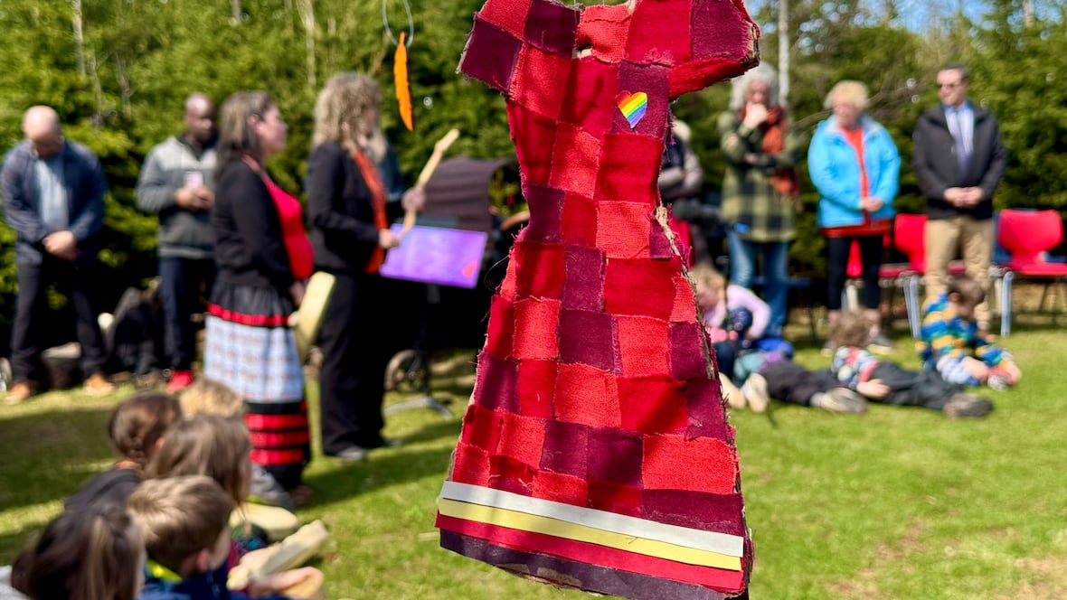 P.E.I. students share what they learned during Red Dress Day ceremony [Video]