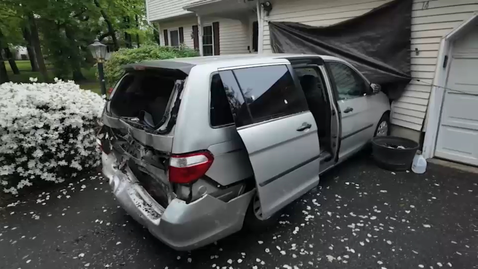 Tesla autopilot crash: Driver ticketed for careless driving after car in self-driving mode crashes in South Brunswick, New Jersey [Video]