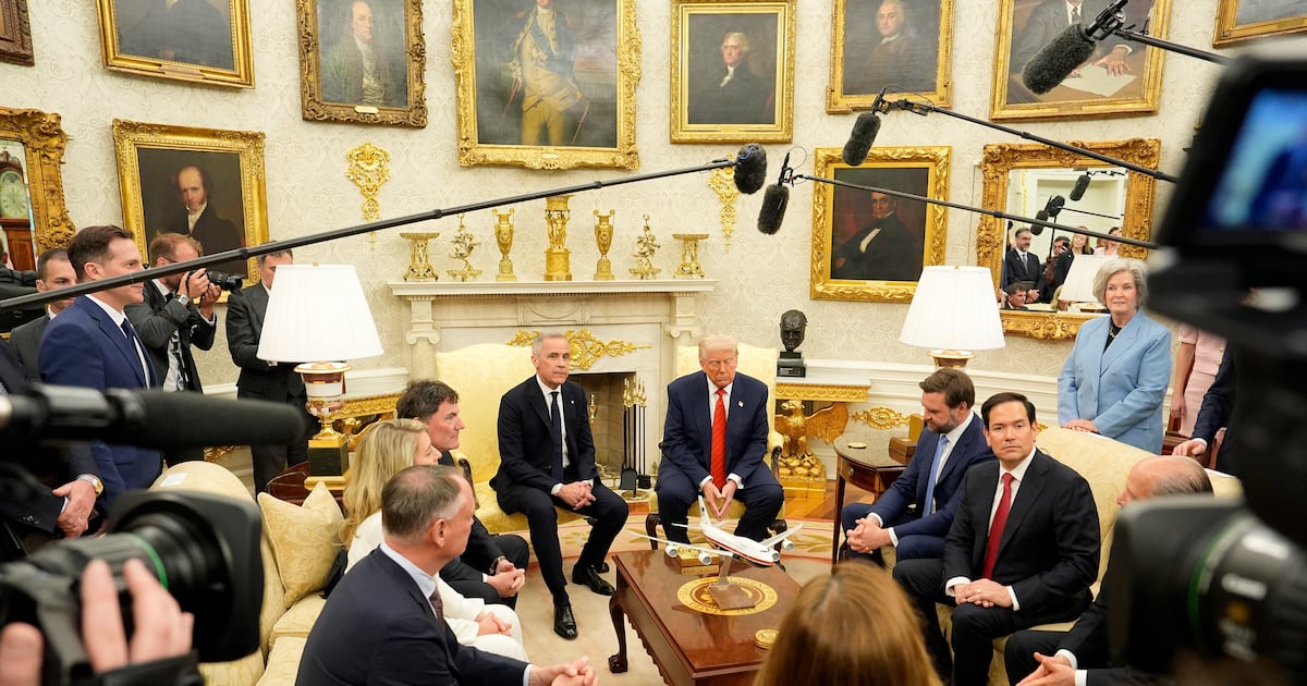 Canada’s Carney becomes the latest foreign leader to get the Trump treatment in the Oval Office  Boston 25 News [Video]