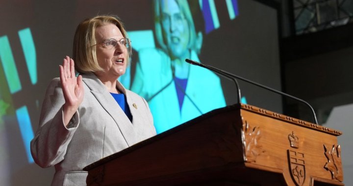Ontario health minister defends provinces approach amid worsening measles outbreak [Video]