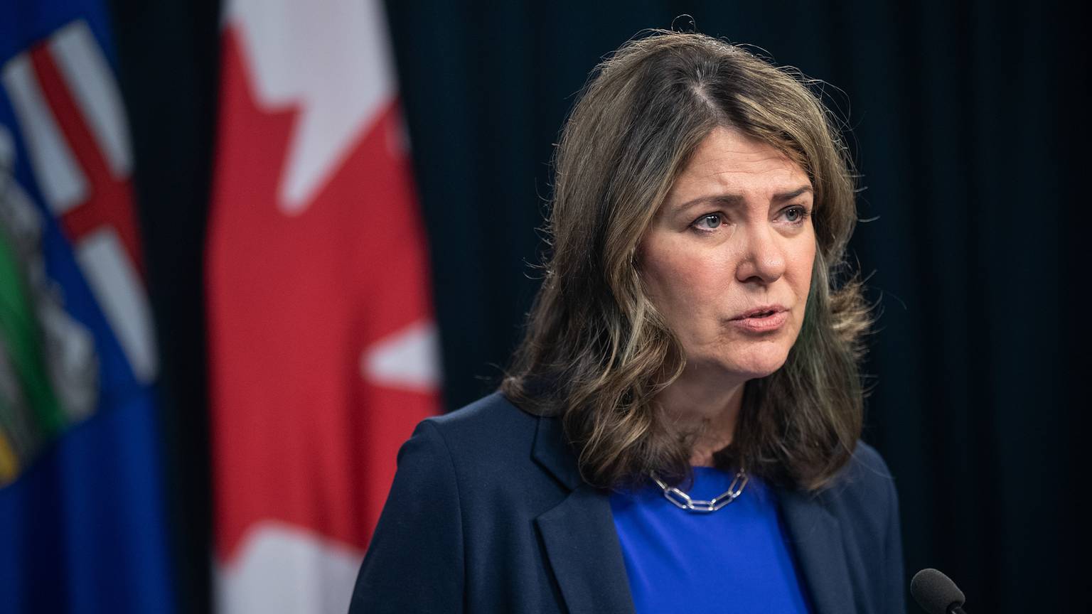 Video: Alberta Premier Danielle Smith dismisses Doug Ford’s warning against separatist threats [Video]