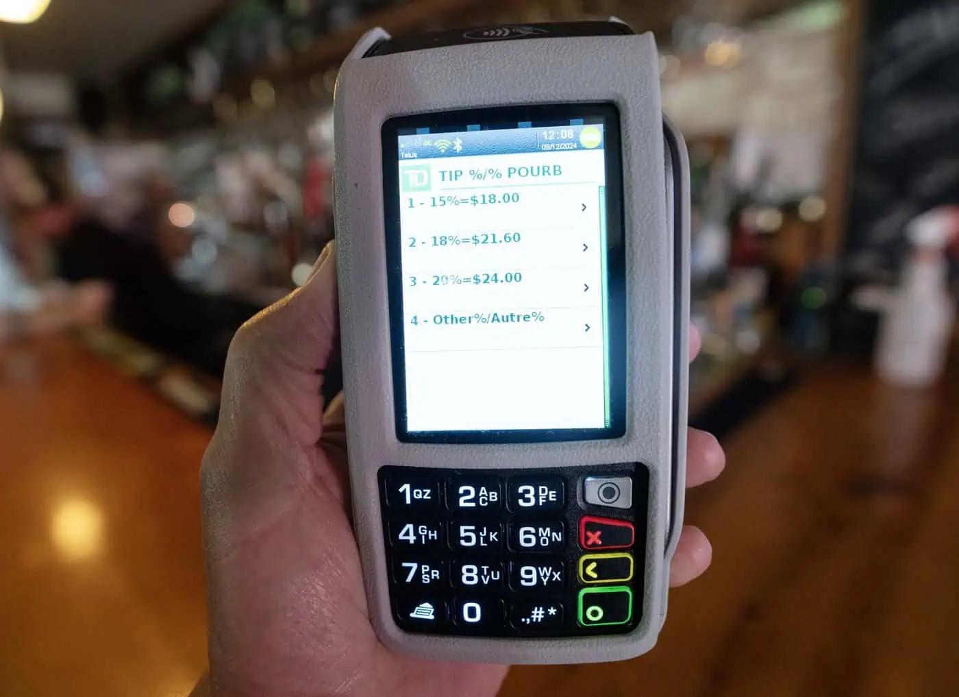 New rules on tipping take effect in this province in Canada [Video]